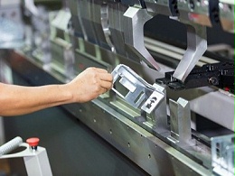 深圳五金沖壓廠，校正工藝特點詳解